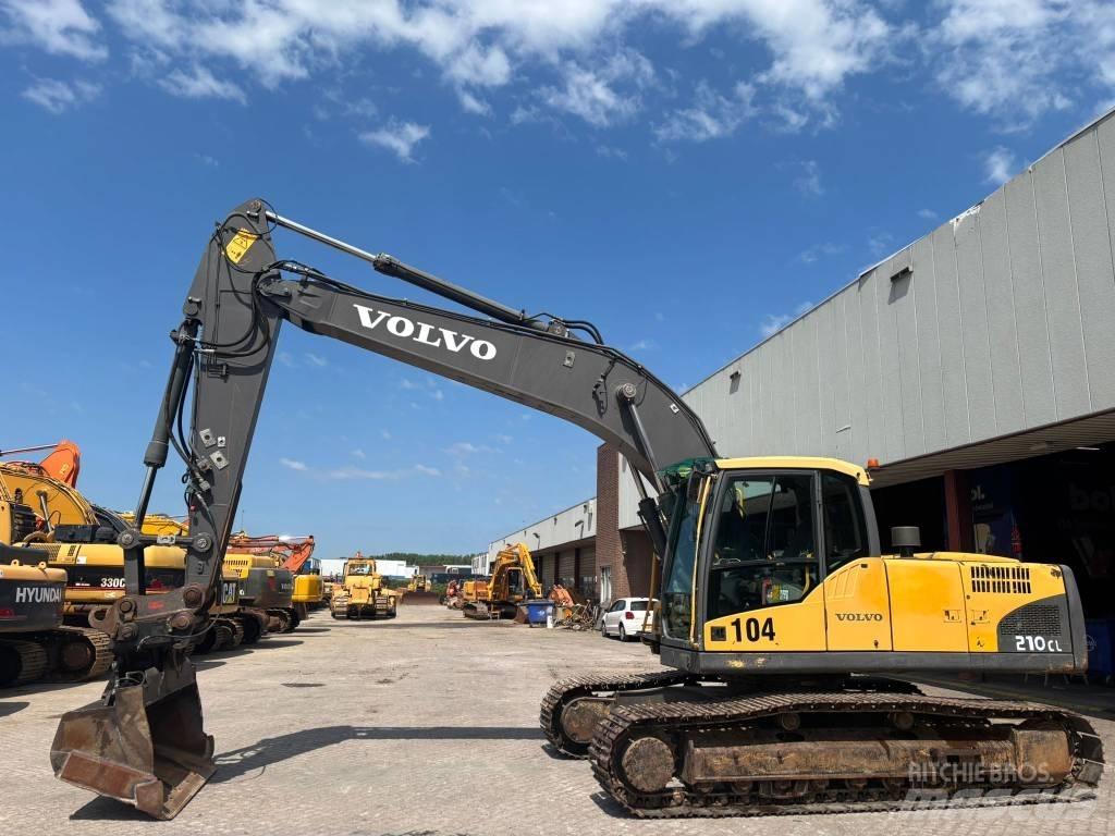 Volvo EC 210 C L Pelle sur chenilles
