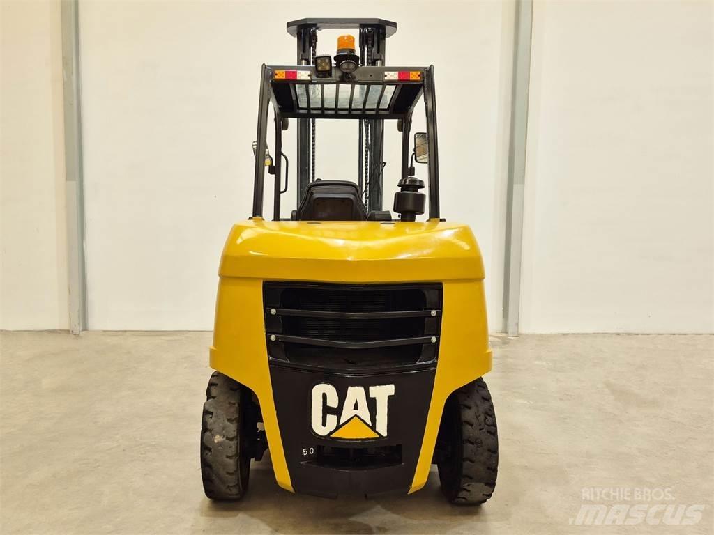 CAT DP50NB Chariots diesel