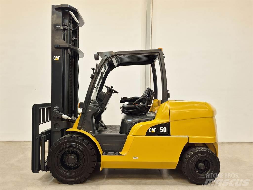 CAT DP50NB Chariots diesel