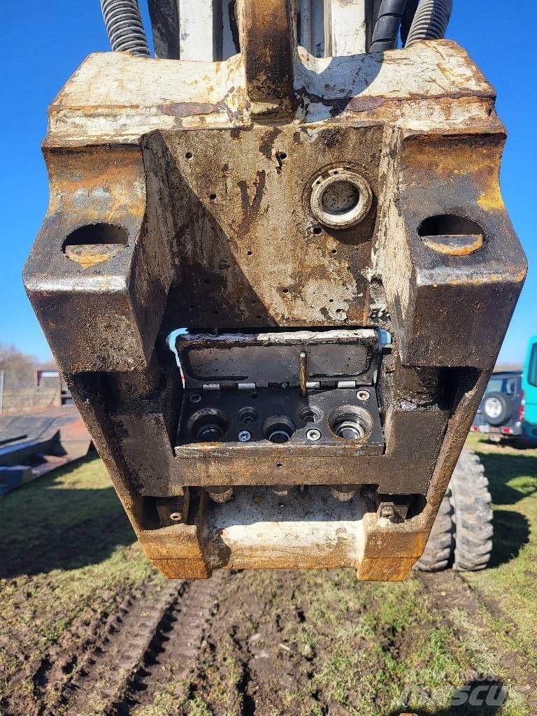 Hitachi ZX 170 W-3 Pelle sur pneus