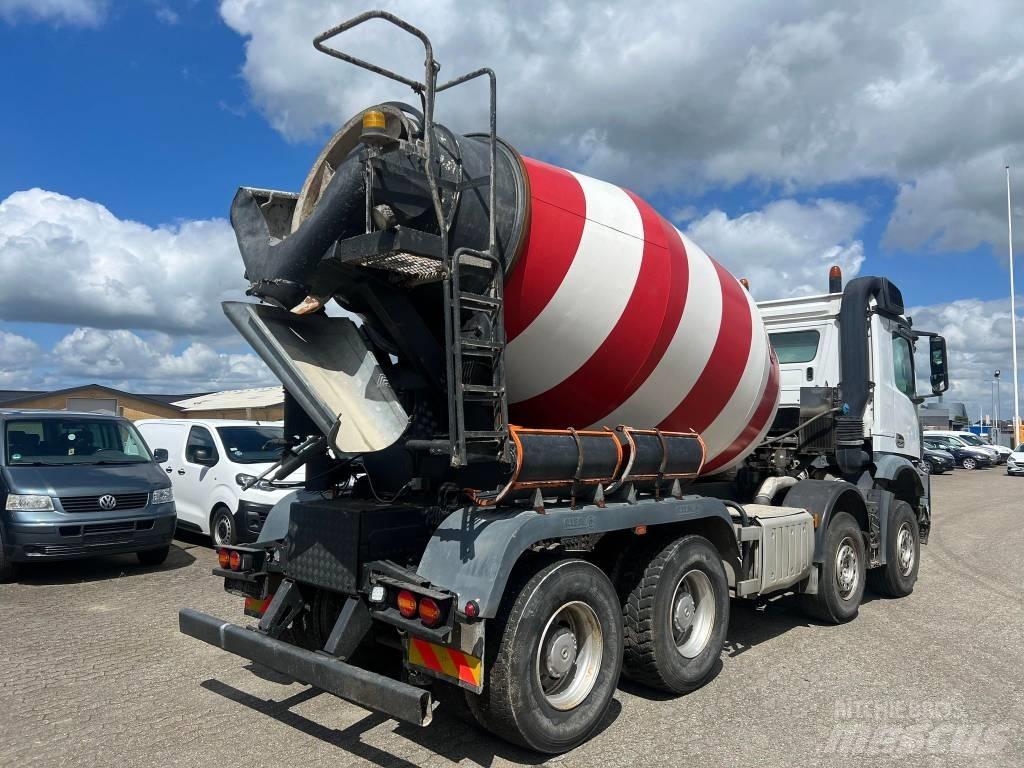 Mercedes-Benz 3244 Camion malaxeur