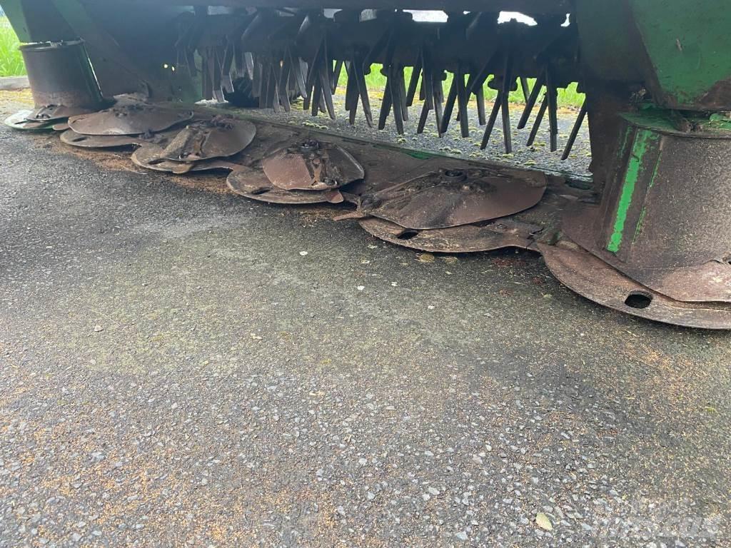 John Deere 730 Tondeuses tractées