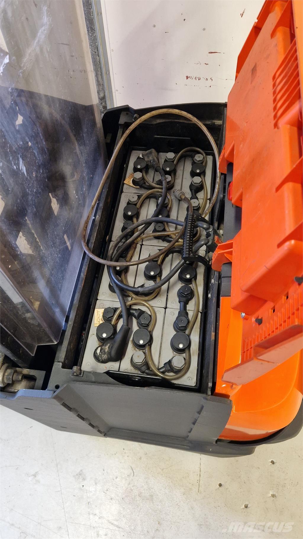 Toyota SWE140L Gerbeurs Automoteurs