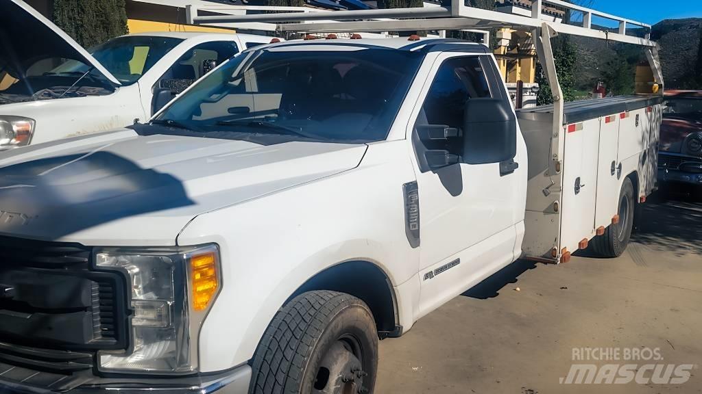 Ford F 350 XL Utilitaire benne