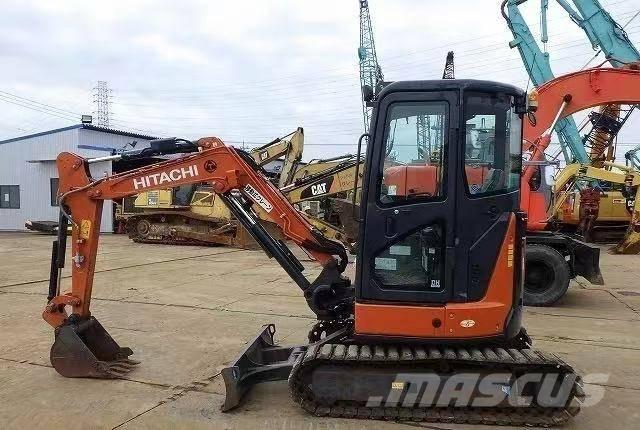 Hitachi 30 Pelle sur chenilles