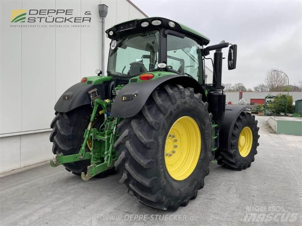 John Deere 6215R Tracteur