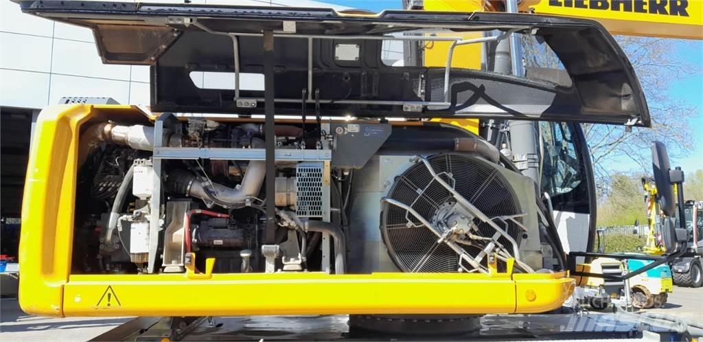 Liebherr A920 Pelle sur pneus