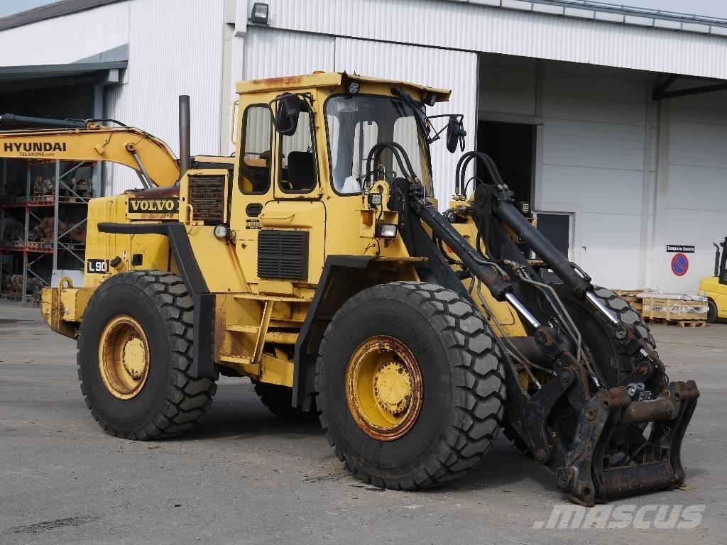 Volvo L 90 Chargeuse sur pneus