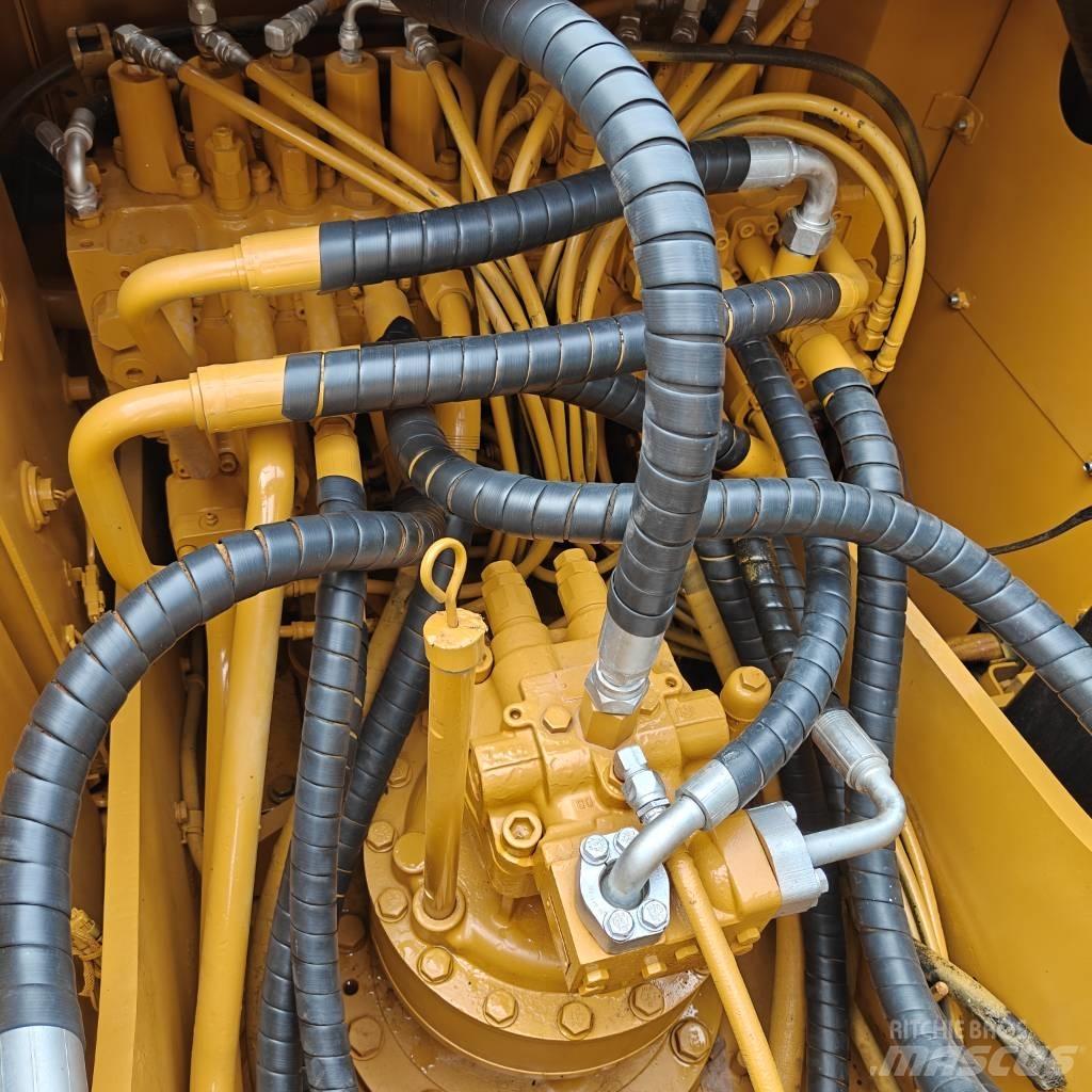 CAT 320D2 Pelle sur chenilles