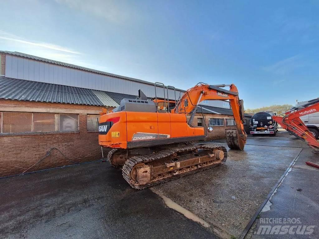 Doosan DX235lc Pelle sur chenilles
