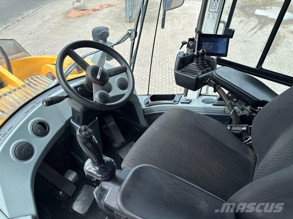 Liebherr L586 Chargeuse sur pneus