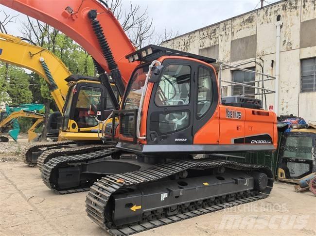 Doosan DX 300 LC Pelle sur chenilles