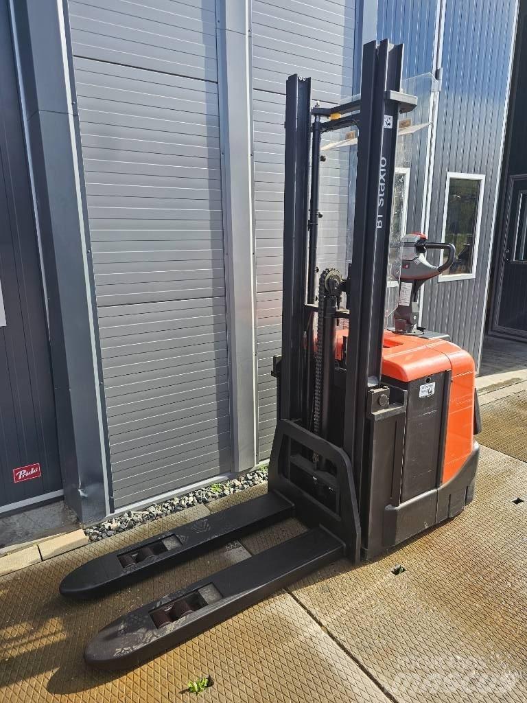 BT SPE 125 4150mm Gerbeur accompagnant
