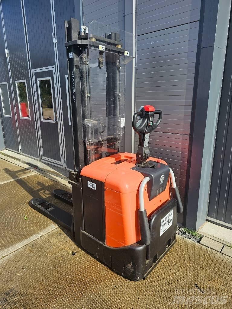 BT SPE 125 4150mm Gerbeur accompagnant