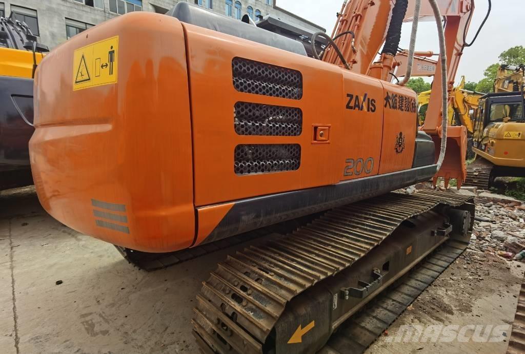 Hitachi ZX 200 Pelle sur chenilles