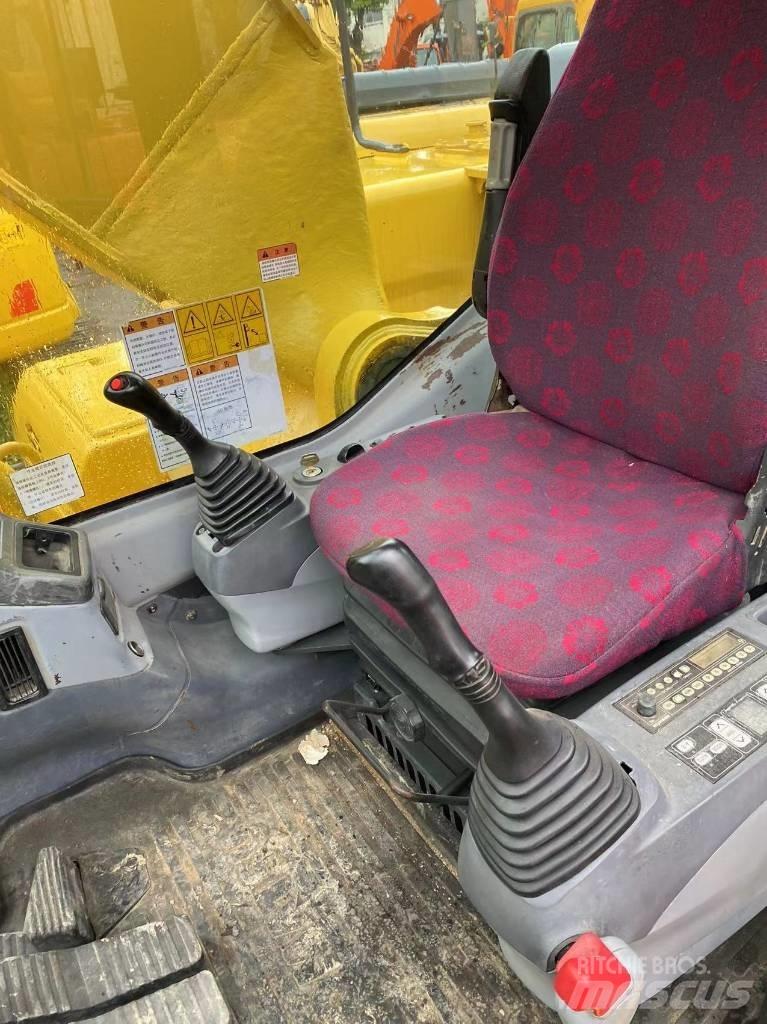 Komatsu 220 Pelle sur chenilles