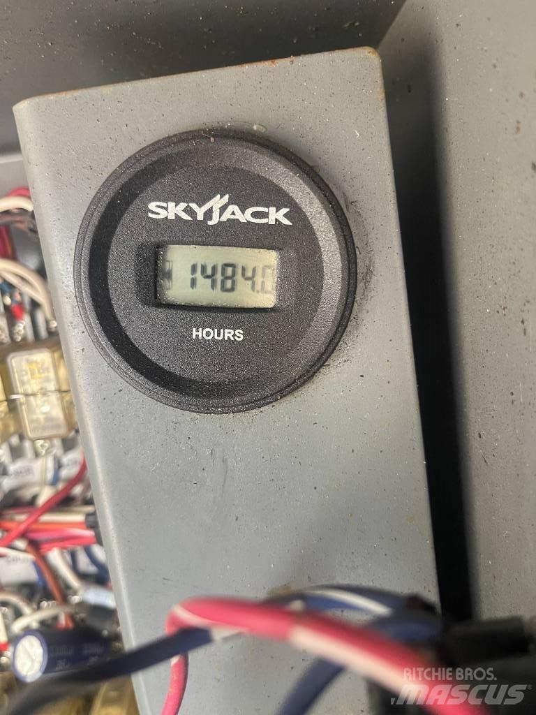 SkyJack SJ 9250 RT Nacelle ciseaux