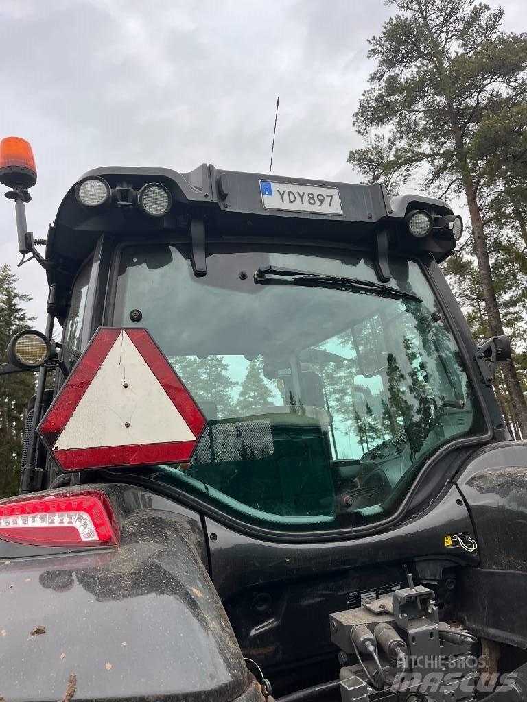 Valtra T 214 D Tracteur