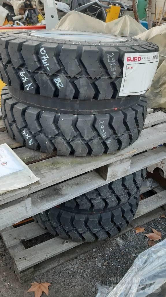 Mitas 7.50-15 Pneus, roues et jantes
