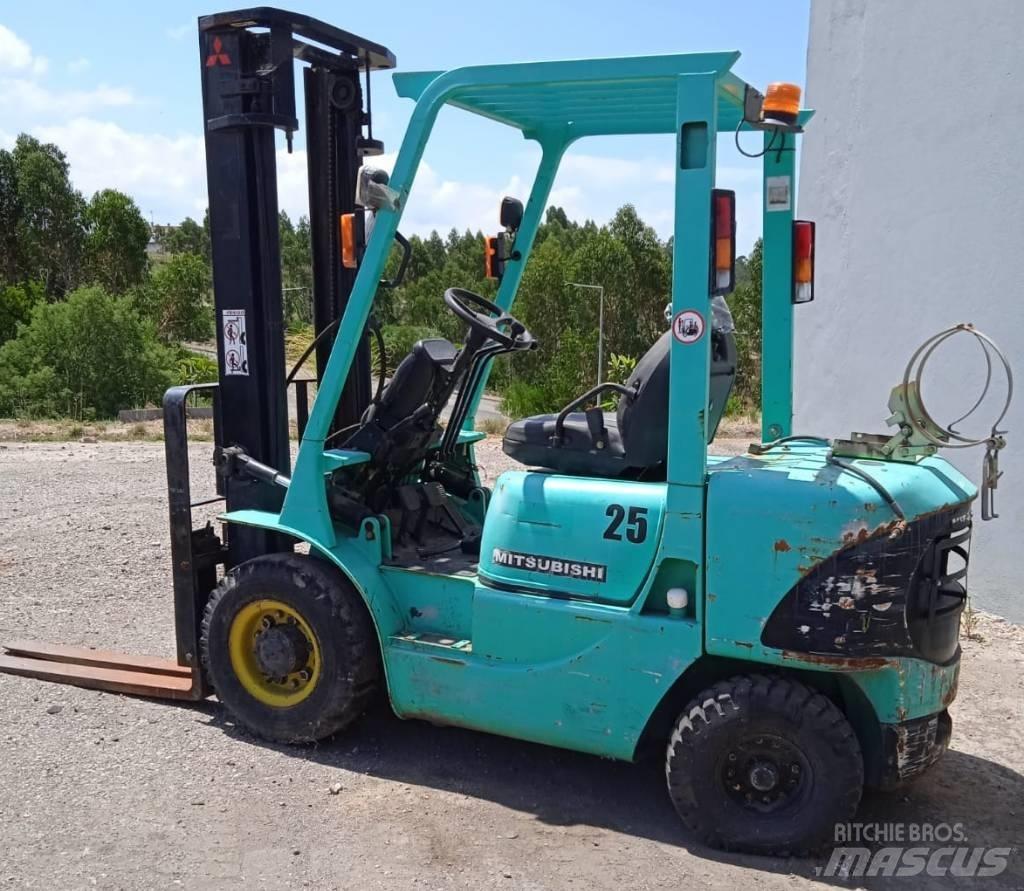 Mitsubishi FG25K Chariots GPL