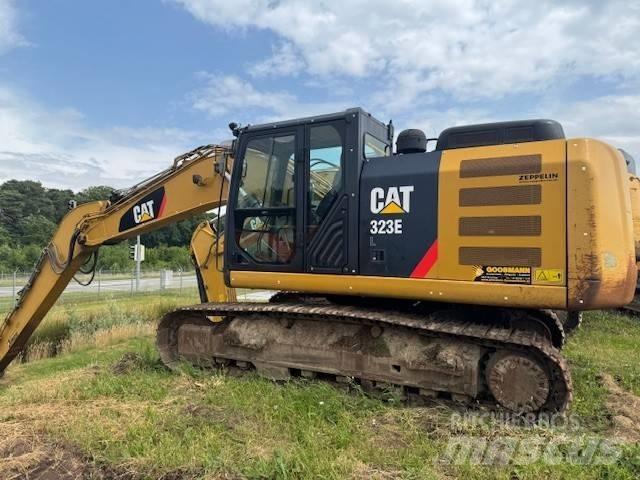 CAT 323 E Pelle sur chenilles