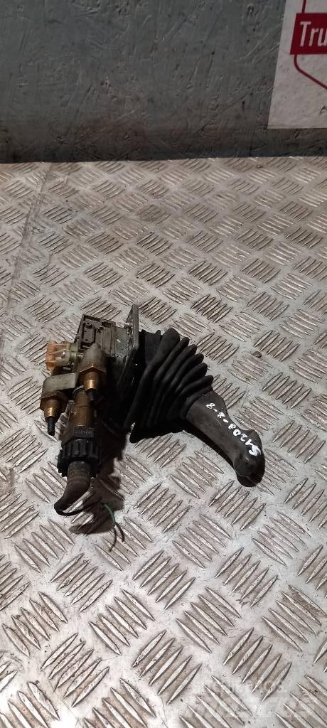 Scania S 94   1408332 Cabines