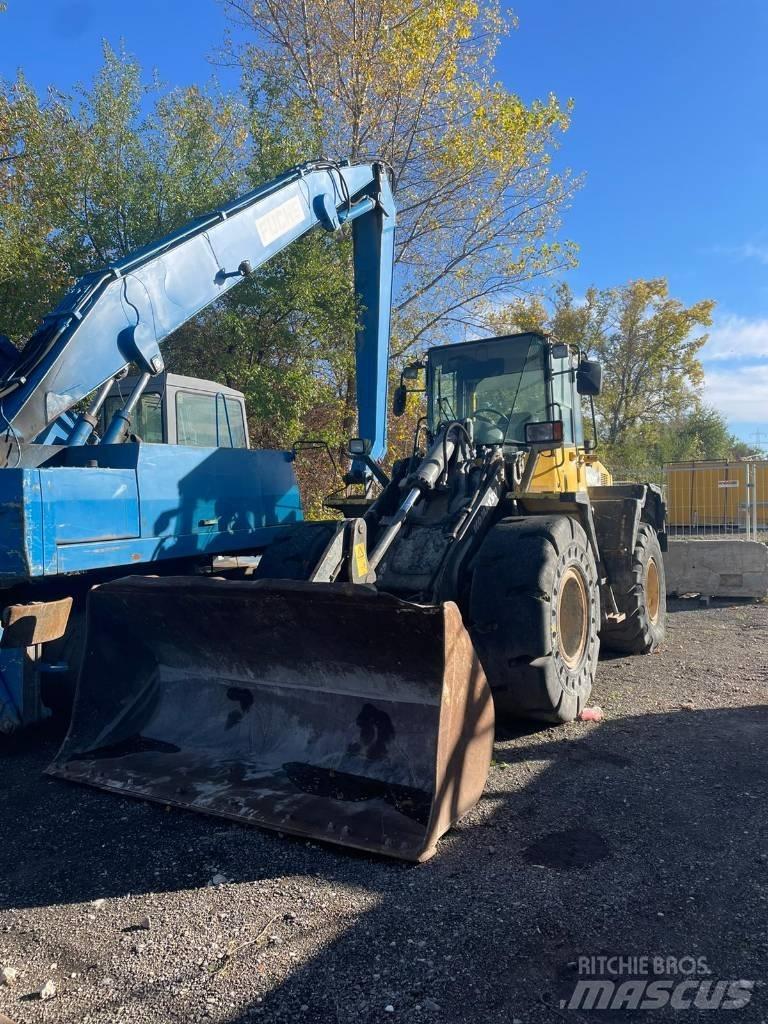 Komatsu WA 200 PT-5 Chargeuse sur pneus