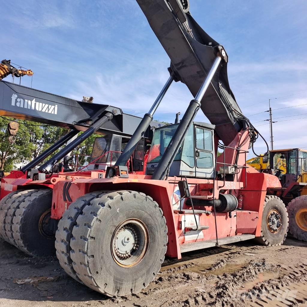 Kalmar DRF 450 Reachstackers