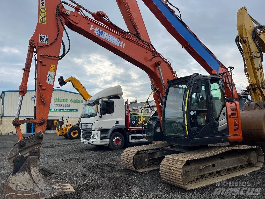 Hitachi ZX135 US-6 Pelle sur chenilles