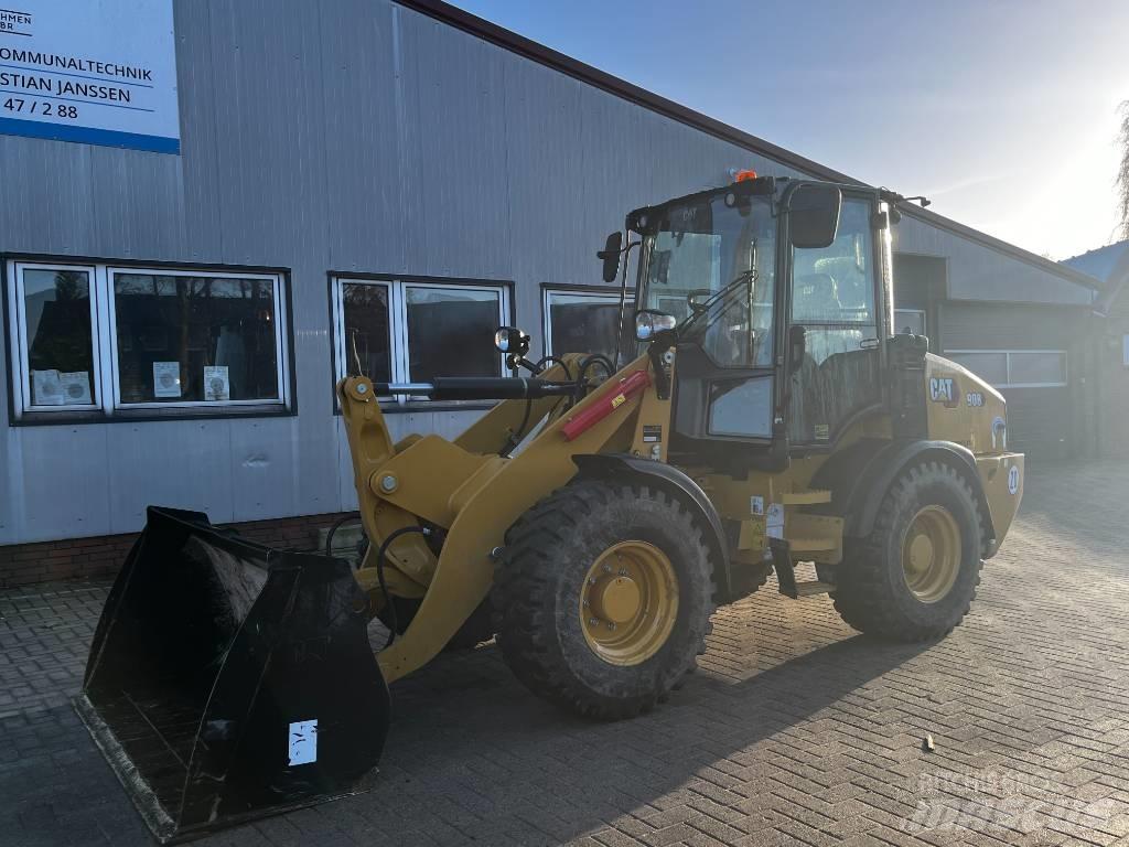 CAT 908 Chargeuse sur pneus