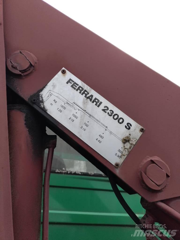 Ferrari 2300 nosturi Grue auxiliaire