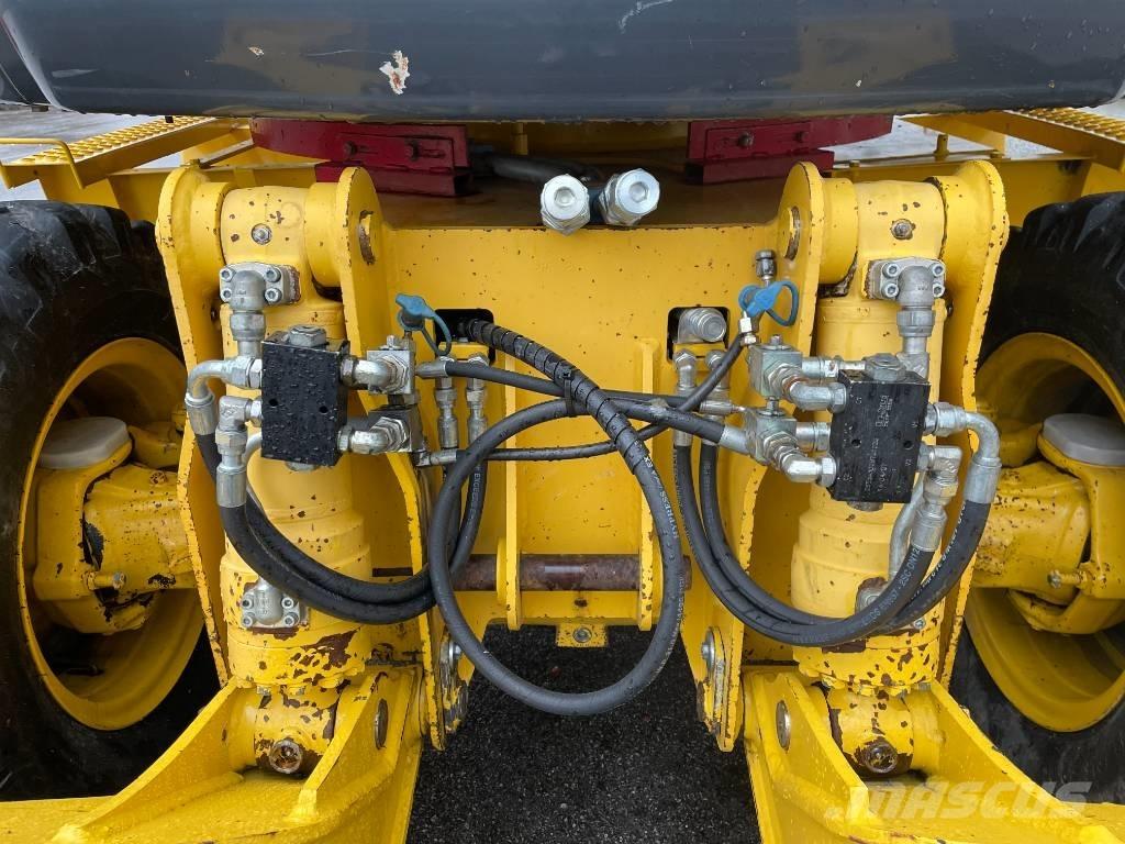 Komatsu PW 98 MR-8 Pelle sur pneus