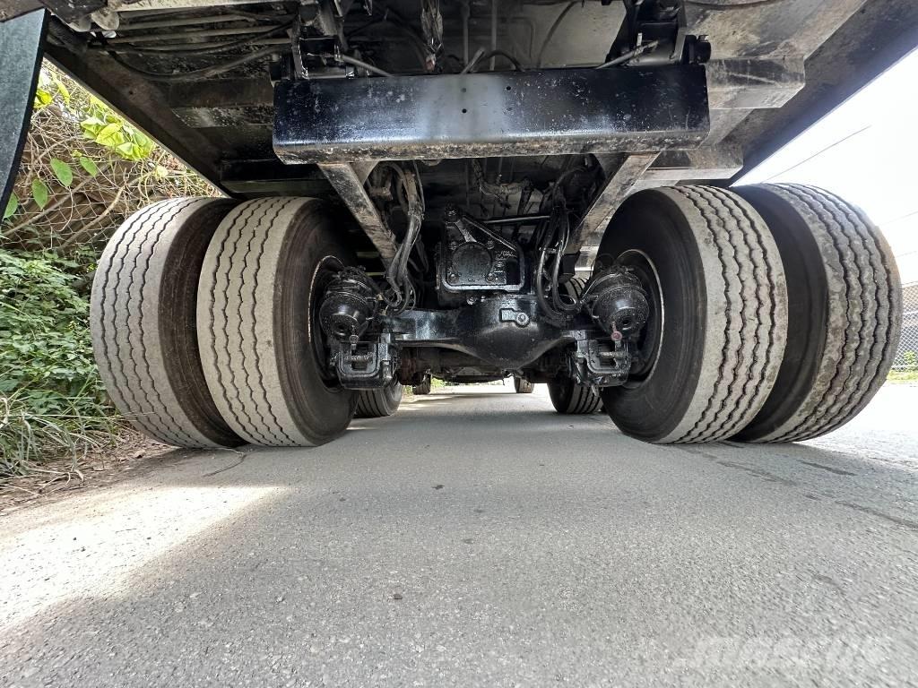 Mack MR613 Camion poubelle