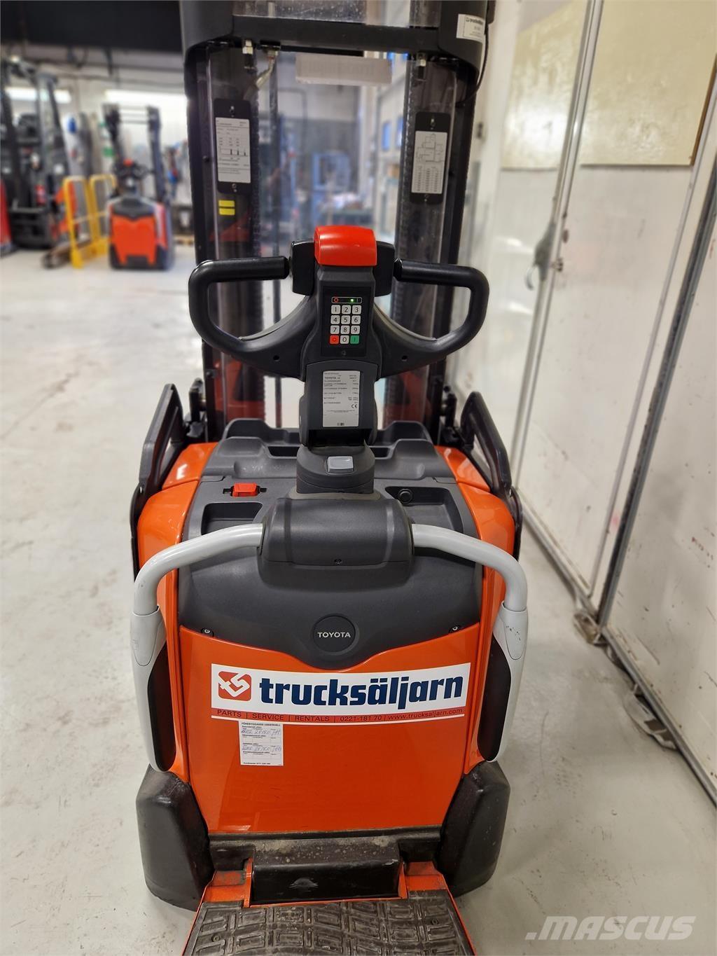 Toyota SPE120L Gerbeurs Automoteurs