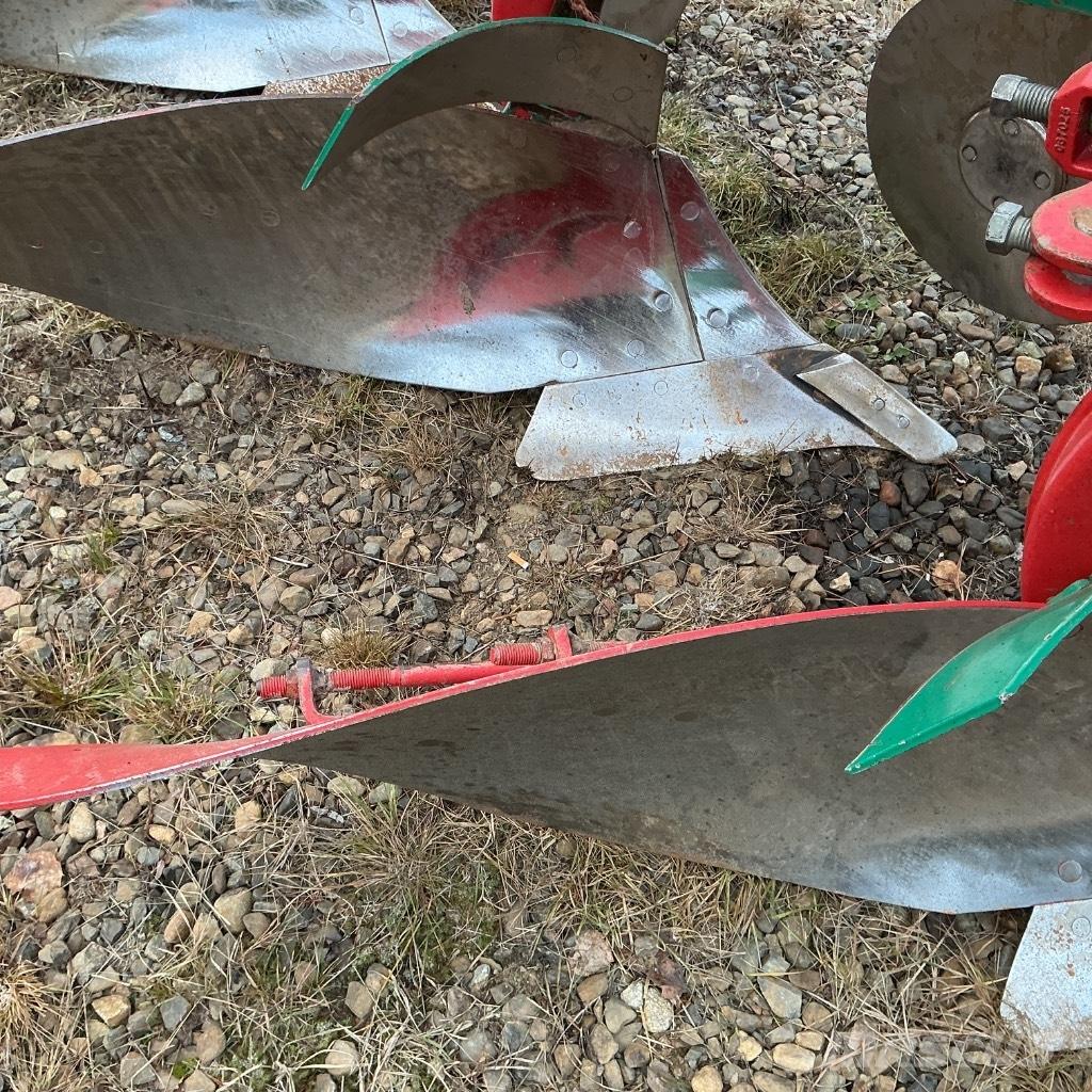 Kverneland ES85 Charrue réversible