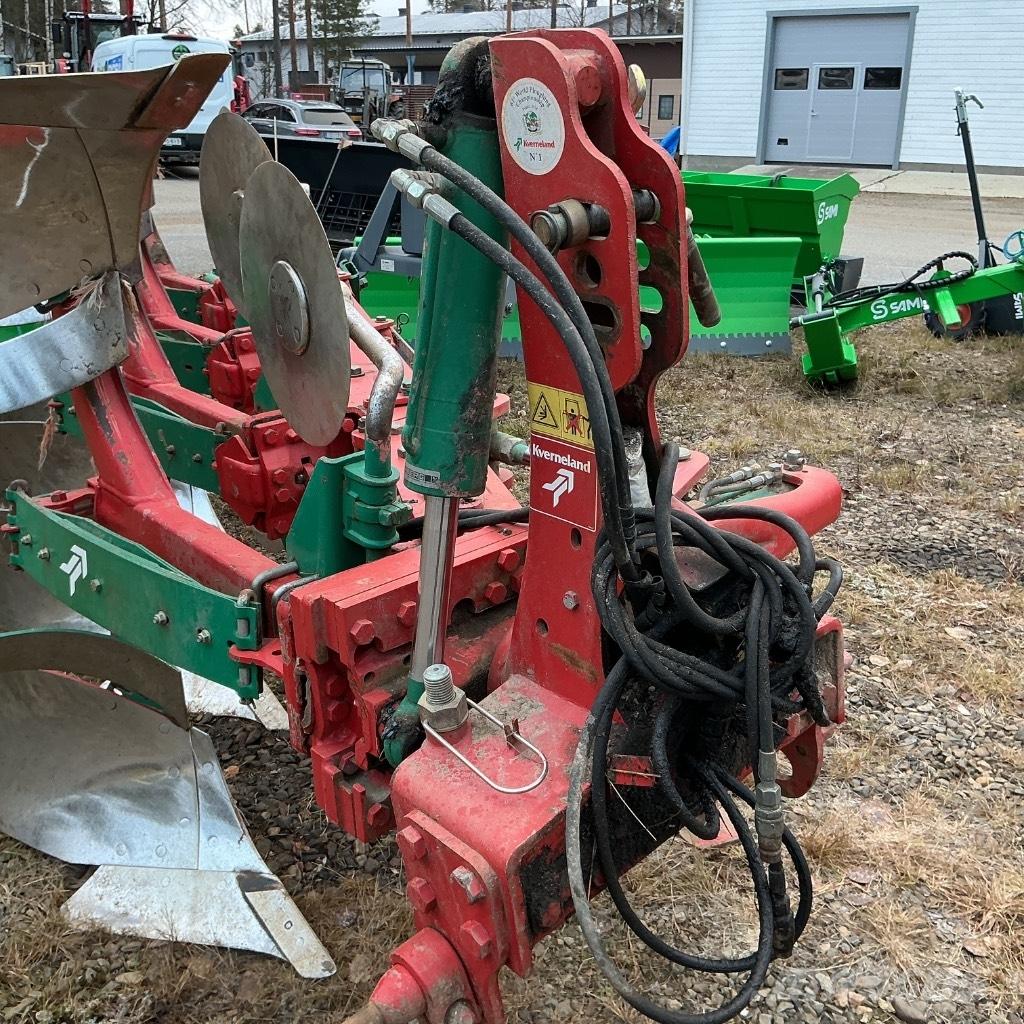 Kverneland ES85 Charrue réversible