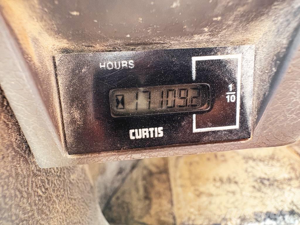 Doosan DL 300 Chargeuse sur pneus