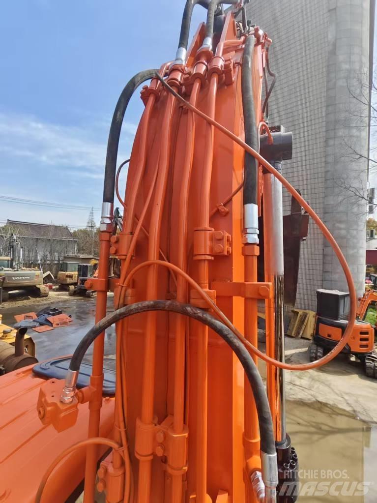 Doosan DX 225 LC Pelle sur chenilles