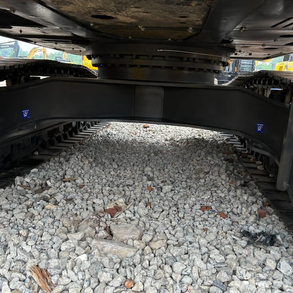 Volvo 240 Pelle sur chenilles