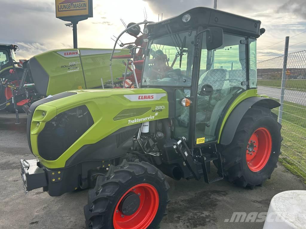 CLAAS Nexos 220 Tracteur