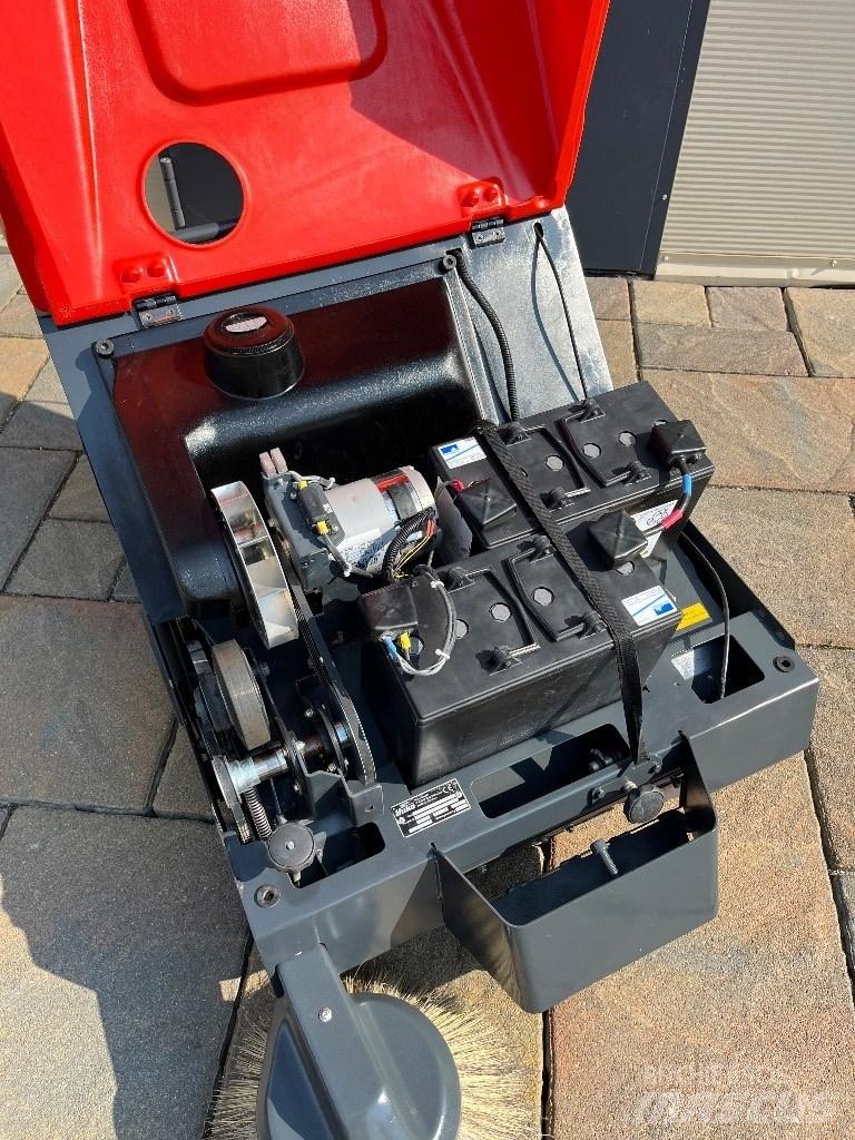Hako B 800 Balayeuse / Autolaveuse