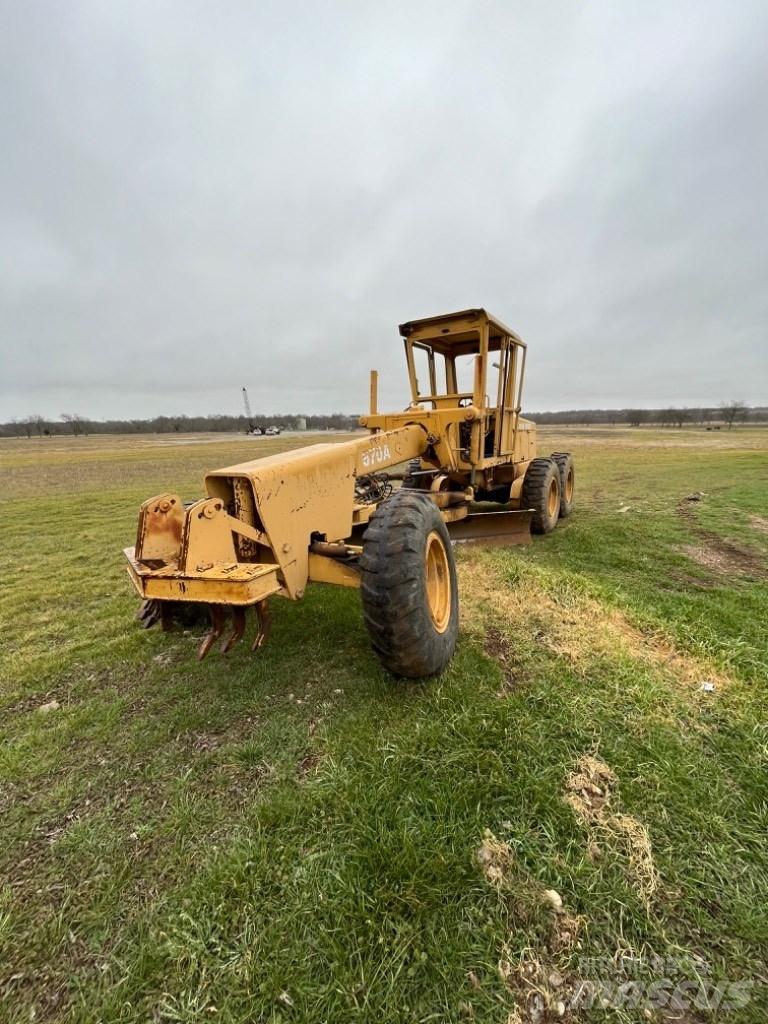 DEERE 570A Niveleuse