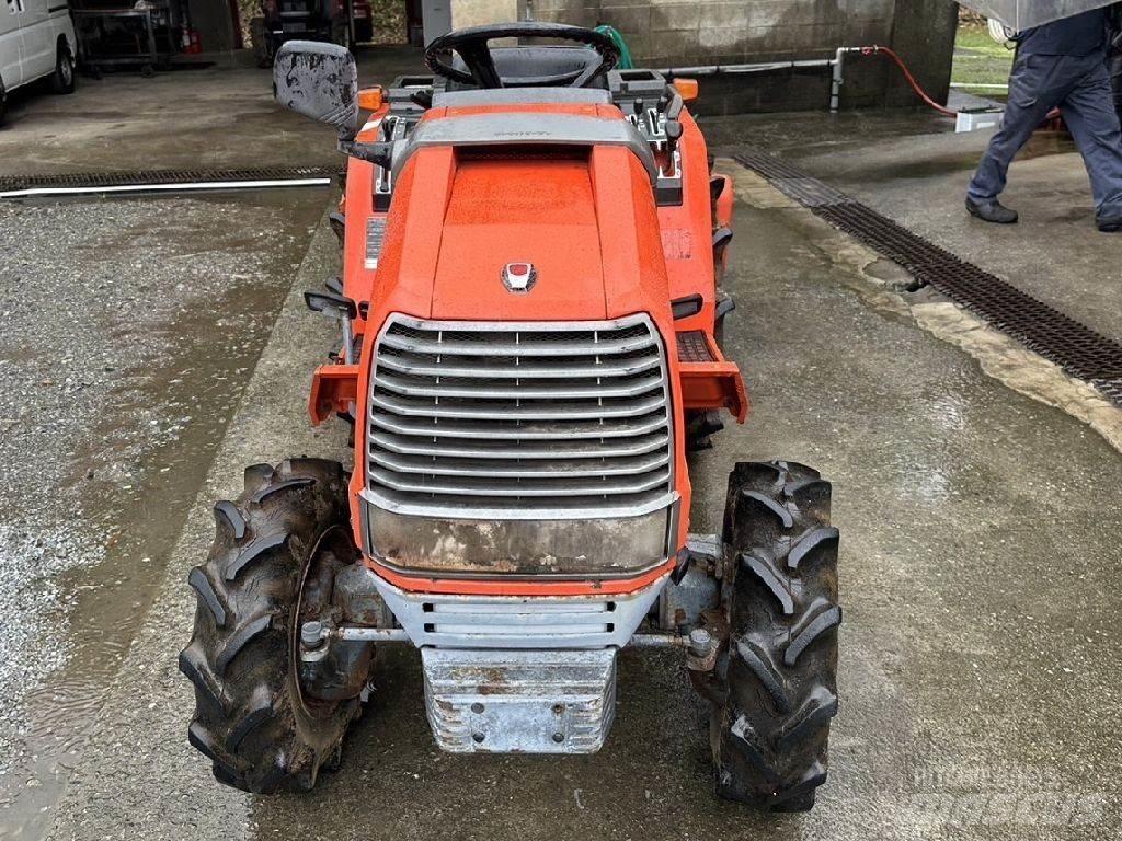 Kubota A-17 Tracteur