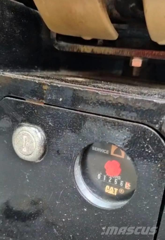 CAT 306 D Pelle sur chenilles