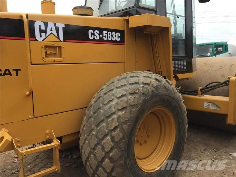 CAT CS583C Rouleaux monocylindre