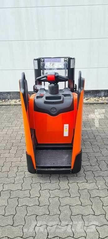 Toyota BT SPE200D Gerbeur accompagnant