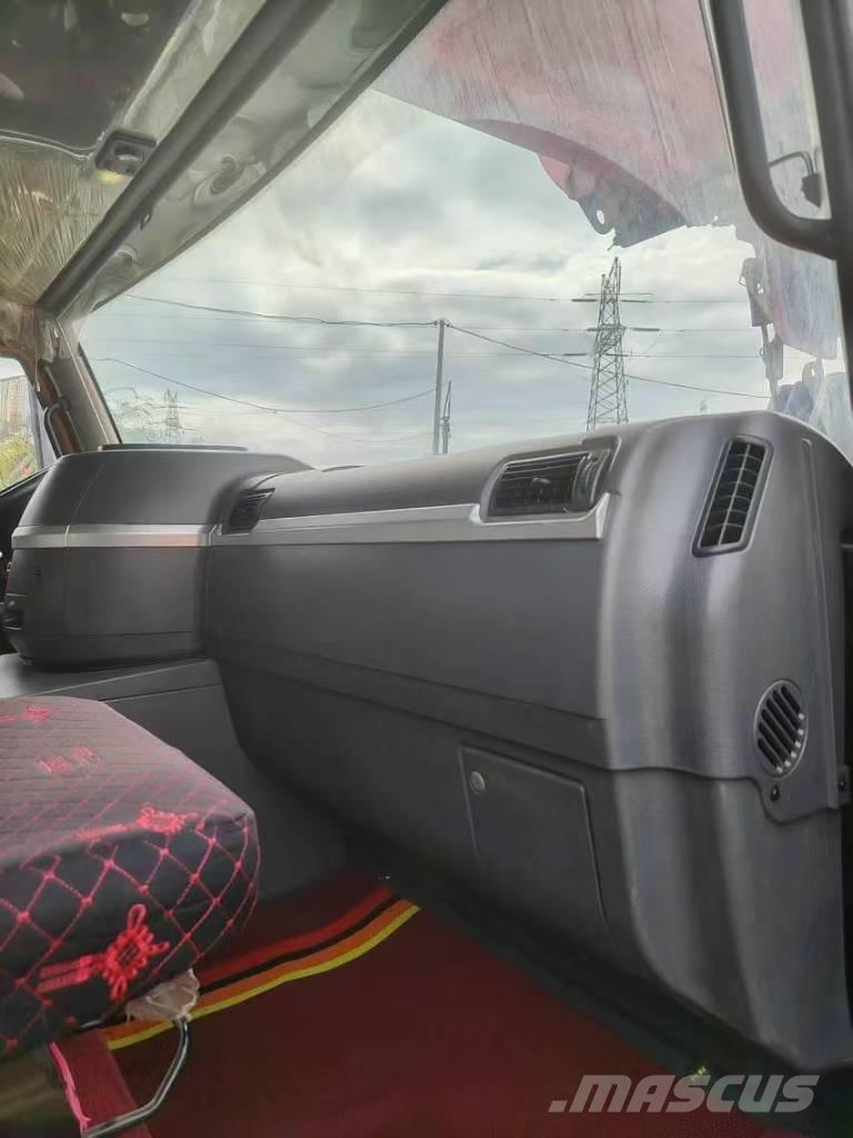 Sany STC1300C8 Grues tout terrain