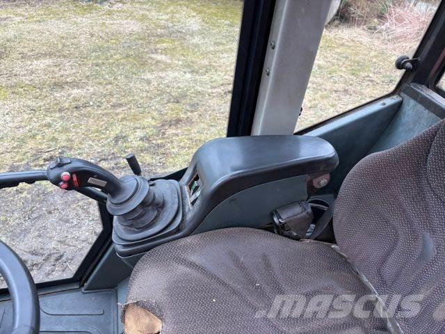 Schäffer 5370Z Chargeuse sur pneus