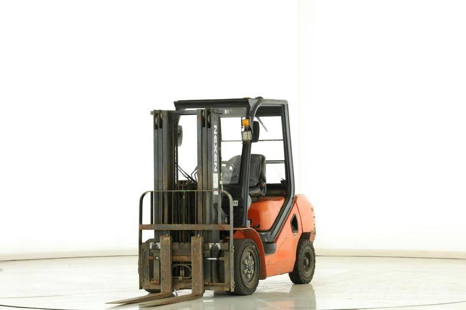 Nexen FDE-30 Chariots diesel