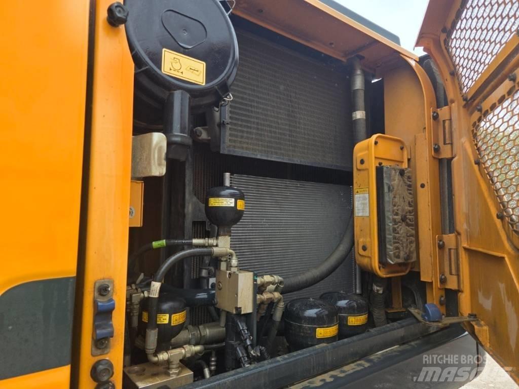 Hyundai HW 145 Pelle sur pneus